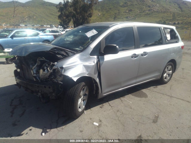 Toyota Sienna L 2017 5TDZZ3DC2HS869422 Image 2