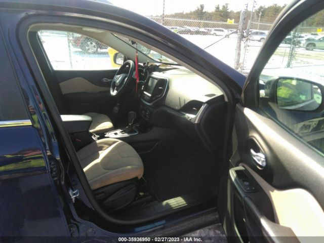 1C4PJMCS6FW685675 Jeep Cherokee Latitude