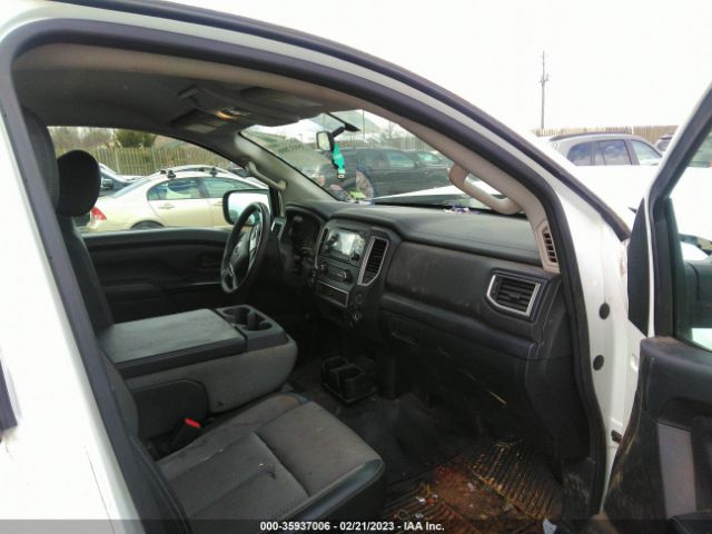 1N6AA1R77JN505381 Nissan TITAN S
