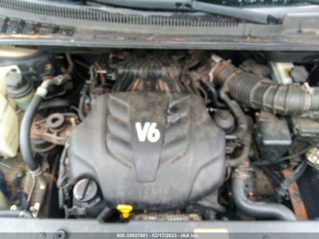 KNDMG4C77B6393816 KIA SEDONA LX