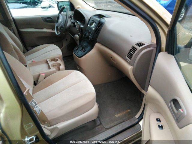 KNDMG4C77B6393816 KIA SEDONA LX