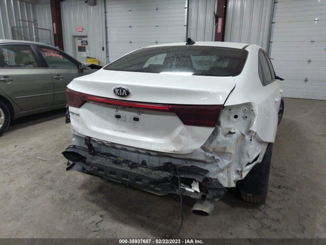 2019 KIA FORTE LXS VIN: 3KPF24AD8KE030077