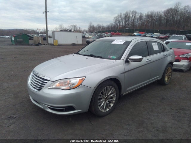 Chrysler 200 Limited 2011 1C3BC2FB5BN571823 Image 2