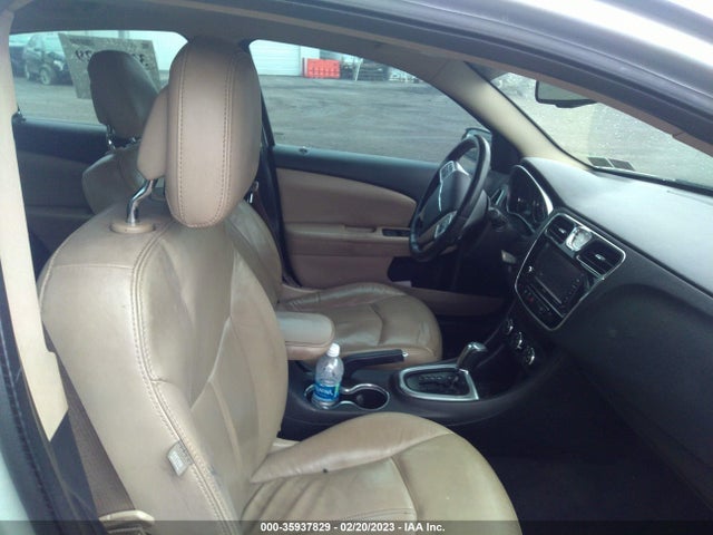 Chrysler 200 Limited 2011 1C3BC2FB5BN571823 Image 5
