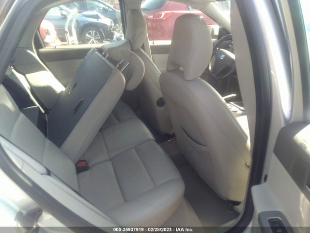 Volvo S40 2.5t 2008 YV1MH672382382944 Image 9