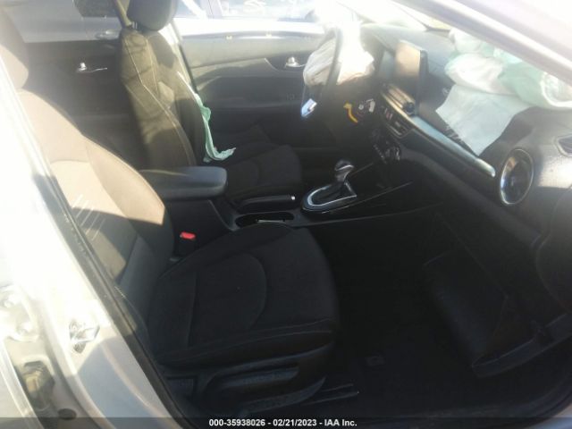 3KPF34AD2KE028483 KIA FORTE S