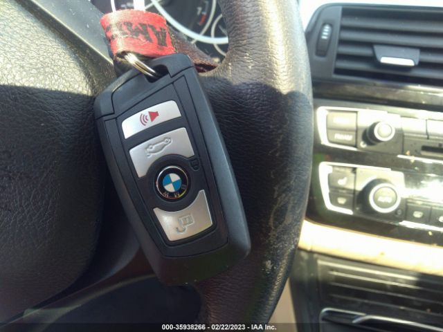 WBA8E1G30HNU17852 BMW 3 Series 320i