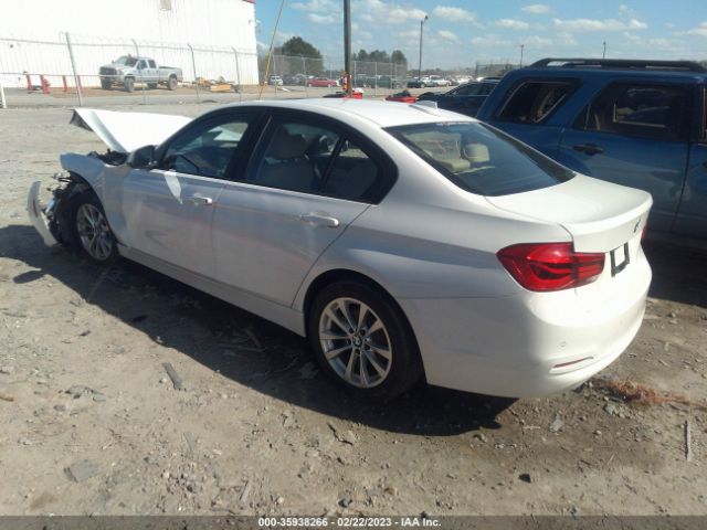 WBA8E1G30HNU17852 BMW 3 Series 320i
