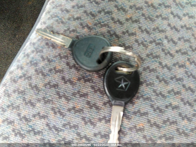 Dodge Caravan Base 2000 2B4FP25B1YR605414 Image 3