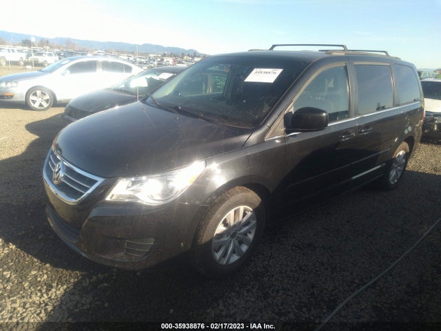Volkswagen Routan 2012 2C4RVABG5CR354602 Image 2