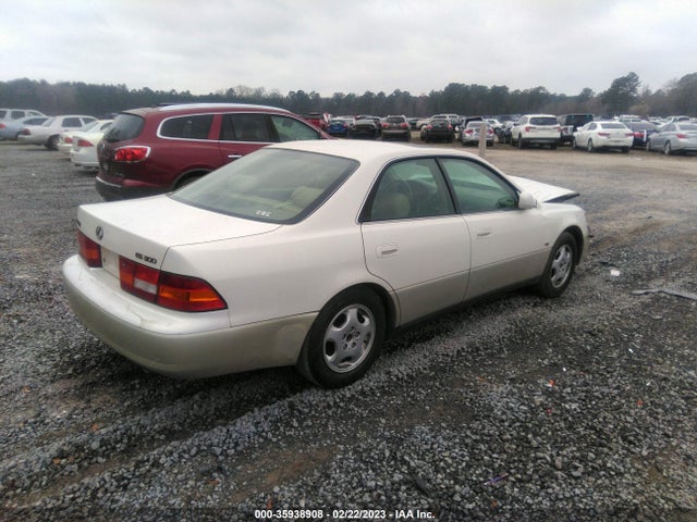 JT8BF28G2X0207891 Lexus ES 300 LUXURY SPORT SDN