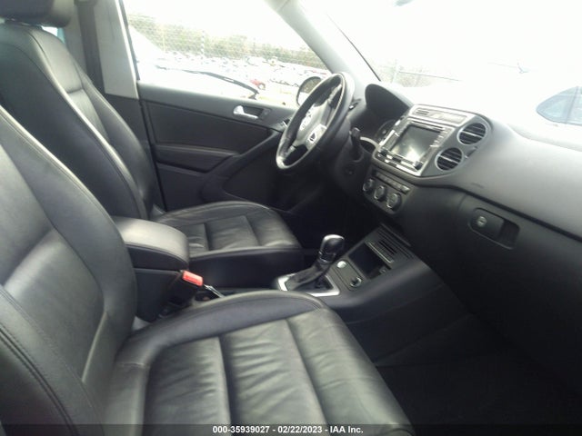2017 VOLKSWAGEN TIGUAN SPORT VIN: WVGTV7AX2HK015131
