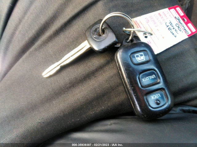 2000 TOYOTA 4RUNNER SR5 VIN: JT3HN86R5Y0306992