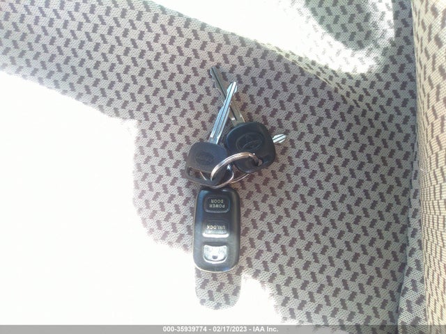 1999 TOYOTA SIENNA LE/XLE VIN: 4T3ZF13C4XU160714