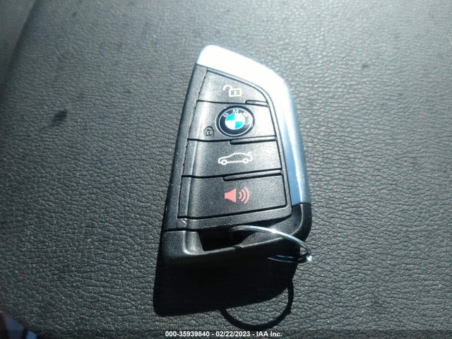 2018 BMW X1, VIN: WBXHU7C37J5H40516