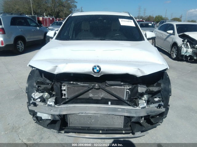 2018 BMW X1, VIN: WBXHU7C37J5H40516