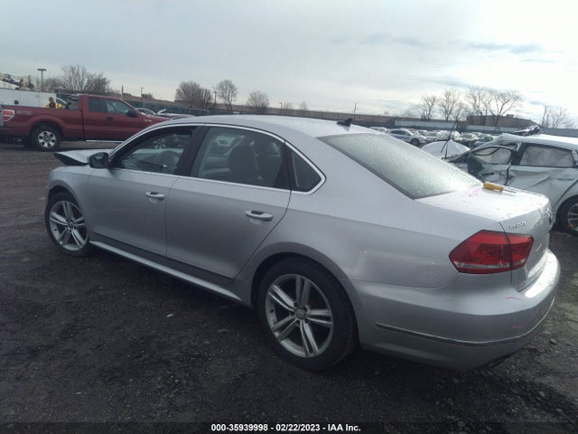 1VWBT7A39FC060168 Volkswagen Passat 1.8t Se W/sunroof & Nav