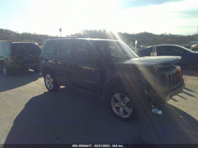 2015 1C4NJRFB1FD425888 main image