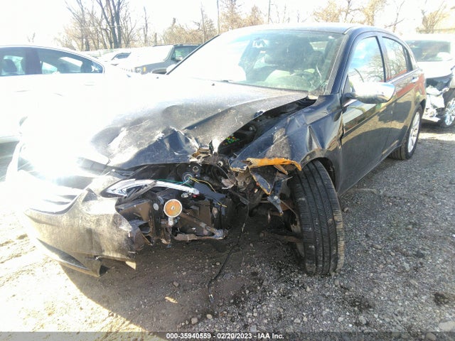Chrysler 200 Limited 2014 1C3CCBCG2EN198510 Image 2