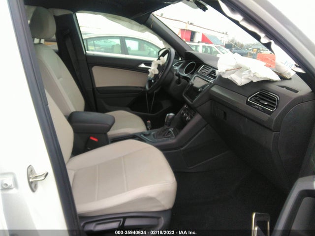 3VV2B7AX1LM131058 Volkswagen Tiguan Se/sel/se R-line Black