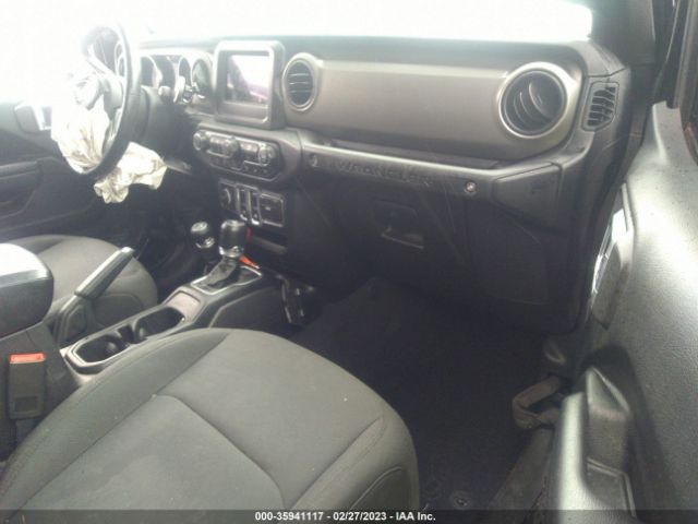 1C4GJXAGXJW173068 Jeep Wrangler Sport S
