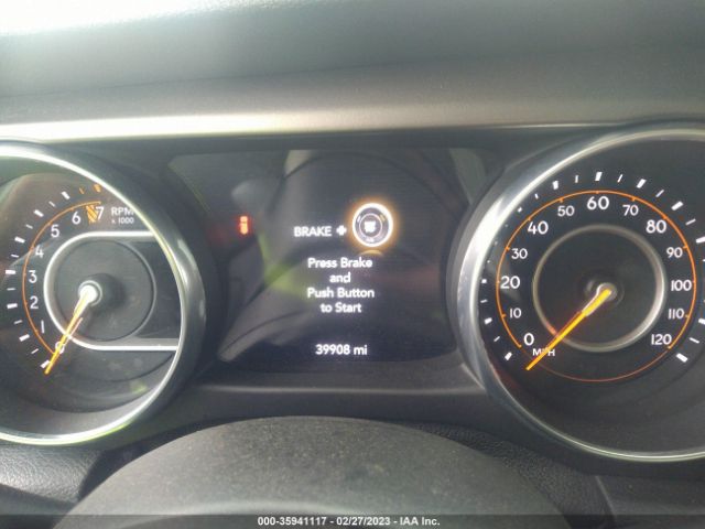 1C4GJXAGXJW173068 Jeep Wrangler Sport S