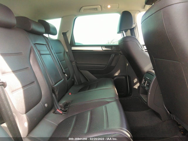 WVGFF9BPXBD002689 Volkswagen Touareg Sport