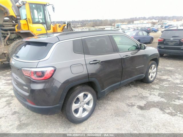 3C4NJCBB9HT643075 Jeep Compass Latitude