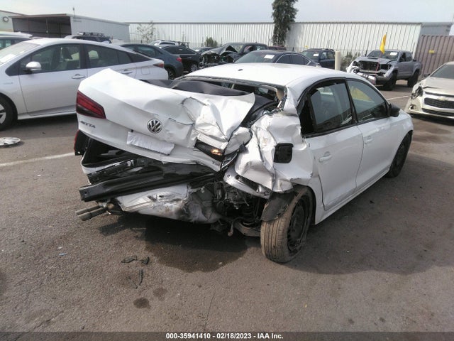 3VW267AJ2GM210983 Volkswagen Jetta Sedan 1.4t S