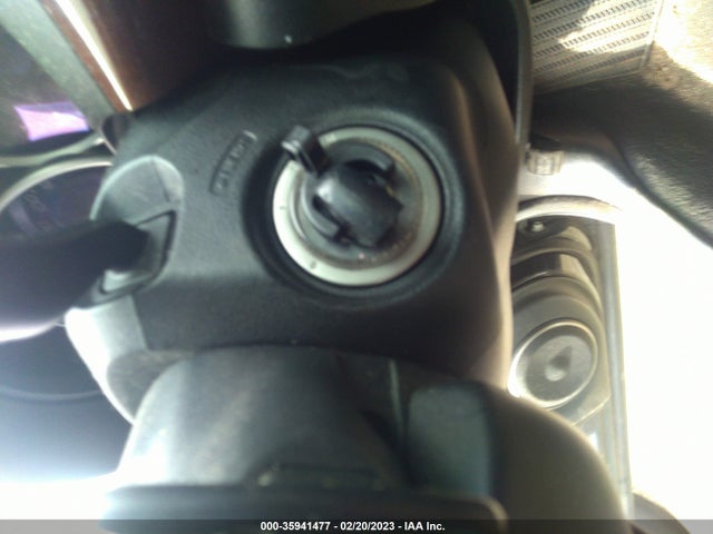 Acura RL 2005 JH4KB16545C020946 Image 3