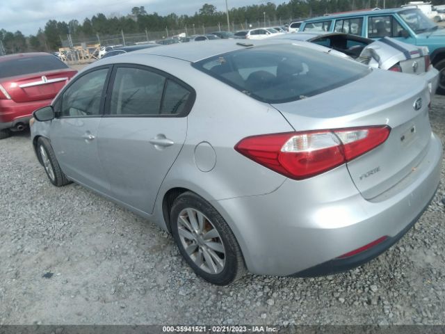 KNAFX4A6XF5399282 KIA FORTE LX