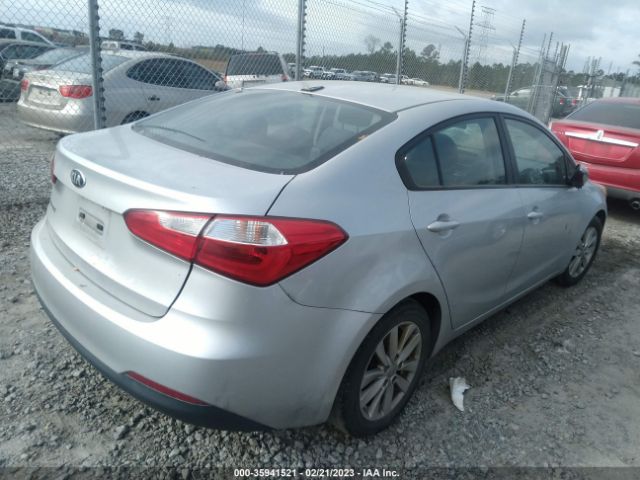 KNAFX4A6XF5399282 KIA FORTE LX