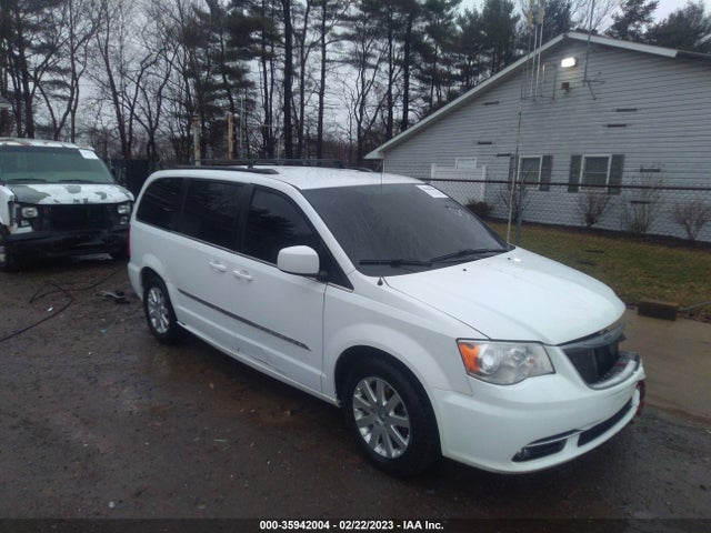 2016 Chrysler Town & Country, VIN: 2C4RC1BG2GR156958