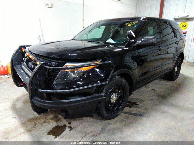 Ford UTILITY POLICE 2015 1FM5K8AR7FGB12950 Image 2