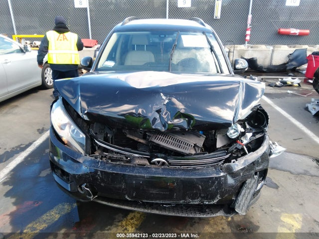 2016 VOLKSWAGEN TIGUAN S VIN: WVGAV7AX3GW552377