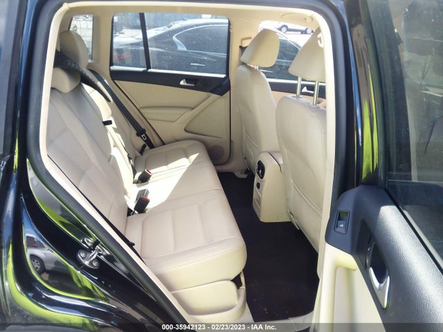 Volkswagen Tiguan 2016 WVGAV7AX3GW552377 Image 9