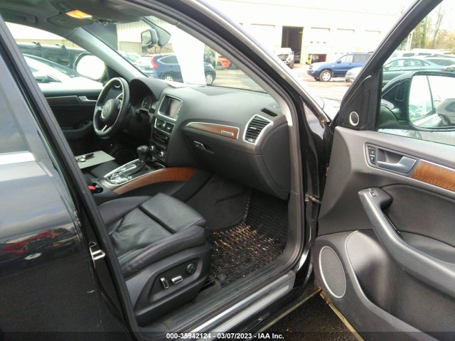 WA1CMAFP8EA050703 Audi Q5 Premium Plus
