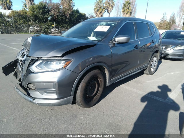Nissan ROGUE S 2017 KNMAT2MT4HP545486 Image 2