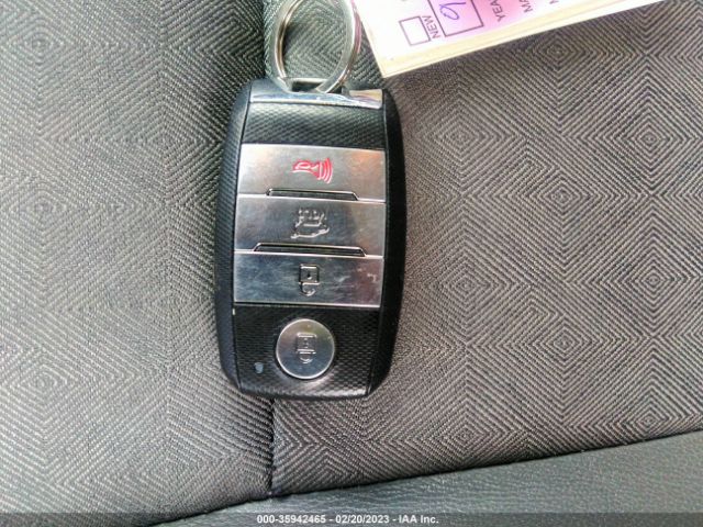 KNDCC3LC9H5082529 KIA NIRO EX