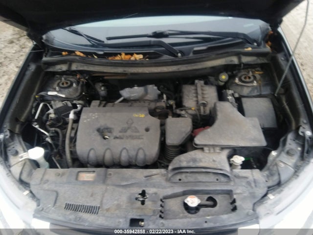 JA4AZ3A36JJ003267 Mitsubishi Outlander Es/se/sel/le