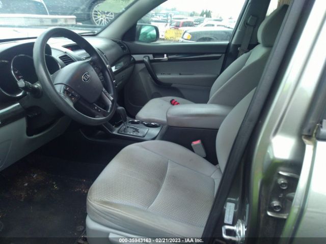 5XYKTDA29BG169549 KIA SORENTO LX