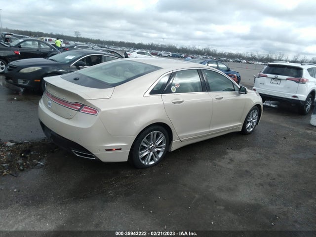 2014 Lincoln MKZ, VIN: 3LN6L2LU3ER824931