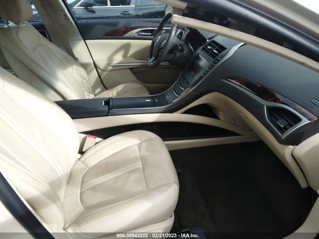 2014 Lincoln MKZ, VIN: 3LN6L2LU3ER824931