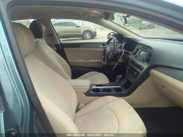 2015 HYUNDAI SONATA 2.4L SE VIN: 5NPE24AF8FH176767