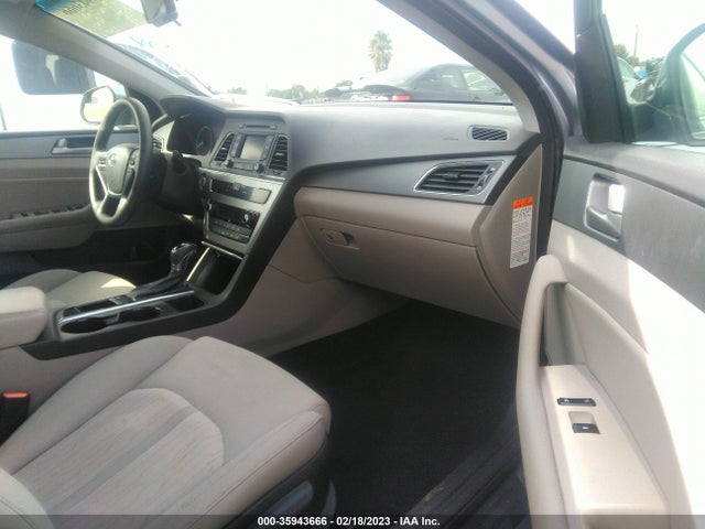 2016 Hyundai Sonata, VIN: KMHE24L1XGA025421
