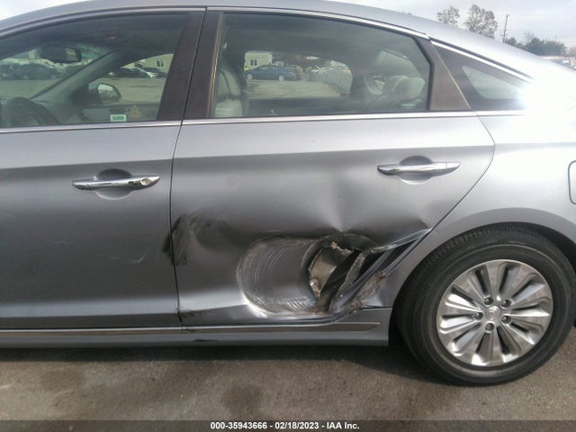 2016 Hyundai Sonata, VIN: KMHE24L1XGA025421