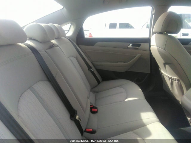 2016 Hyundai Sonata, VIN: KMHE24L1XGA025421