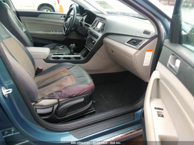 2016 Hyundai Sonata, VIN: KMHE24L12GA023484