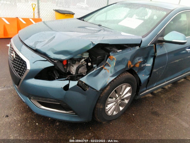 2016 Hyundai Sonata, VIN: KMHE24L12GA023484