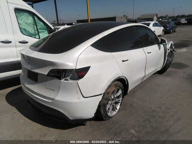 Tesla Model Y Long Range 2022 7SAYGDEE8NF352457 Image 4